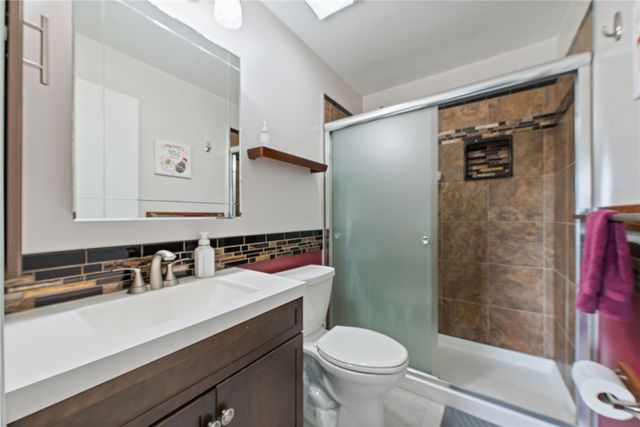 5131 Daube Dr, Whitehall, PA 15236