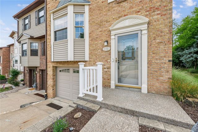 5131 Daube Dr, Whitehall, PA 15236