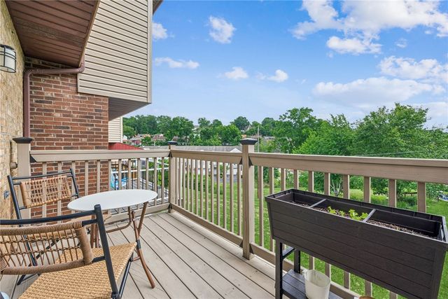 5131 Daube Dr, Whitehall, PA 15236