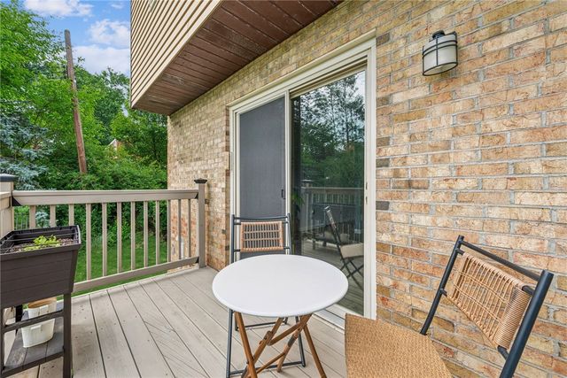 5131 Daube Dr, Whitehall, PA 15236