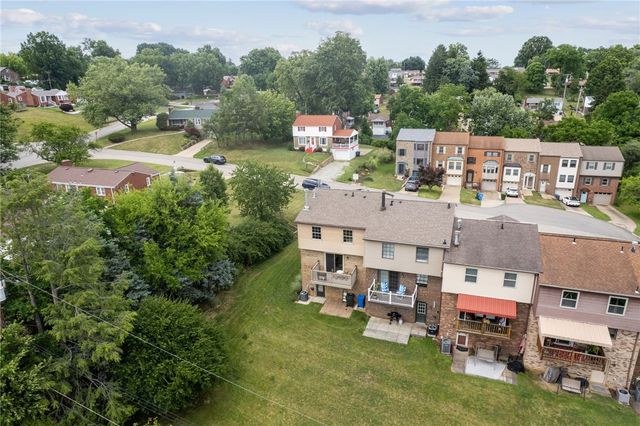 5131 Daube Dr, Whitehall, PA 15236