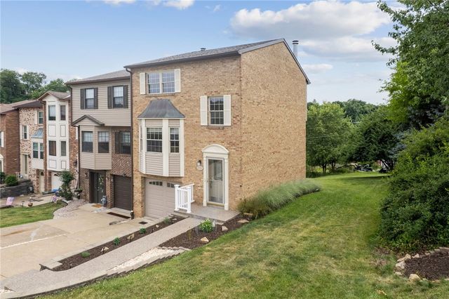 5131 Daube Dr, Whitehall, PA 15236