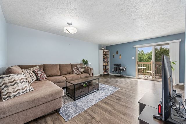 5131 Daube Dr, Whitehall, PA 15236