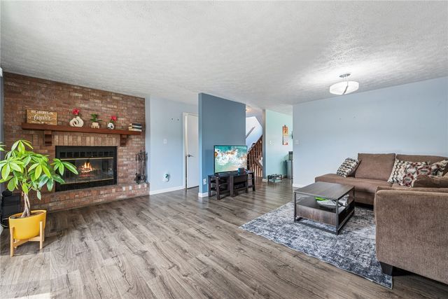 5131 Daube Dr, Whitehall, PA 15236