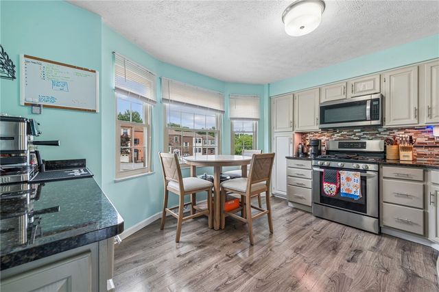 5131 Daube Dr, Whitehall, PA 15236
