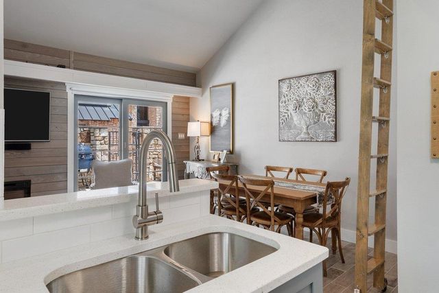 103 Island DR 1, Horseshoe Bay, TX 78657