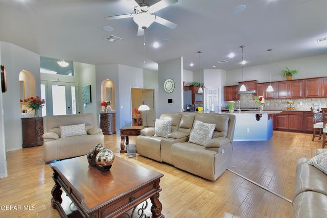 746 GOLD BEACH Drive, Canutillo, TX 79835