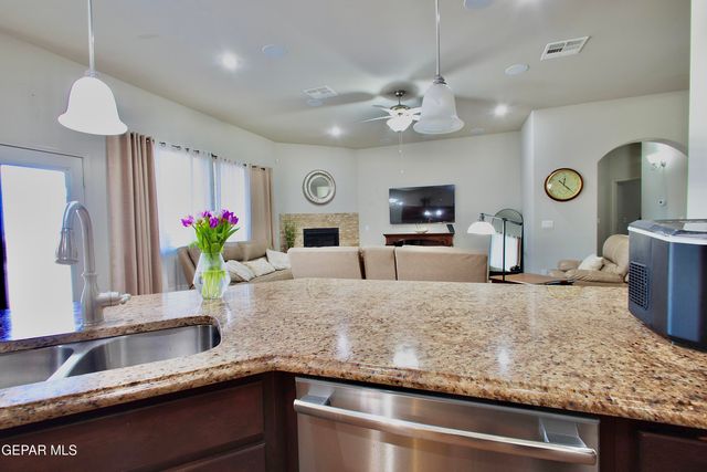 746 GOLD BEACH Drive, Canutillo, TX 79835