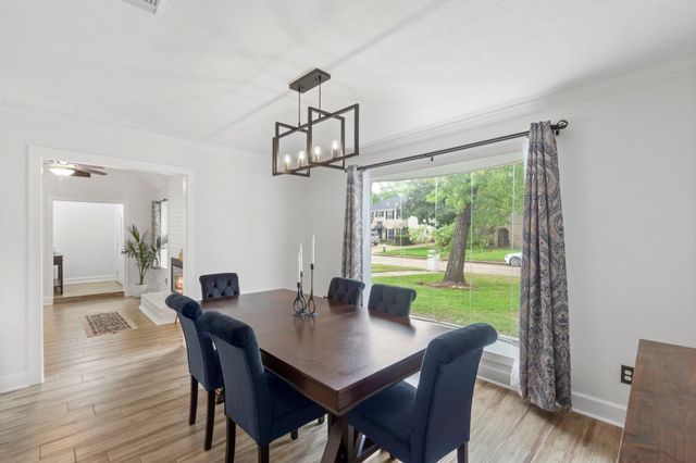 9222 New Forest Road, Spring, TX 77379