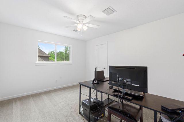 9222 New Forest Road, Spring, TX 77379