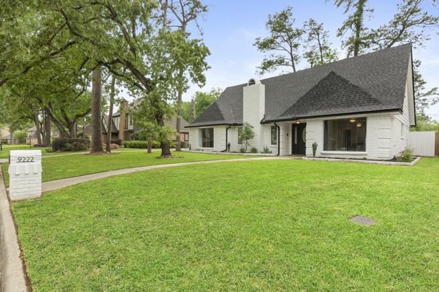 9222 New Forest Road, Spring, TX 77379