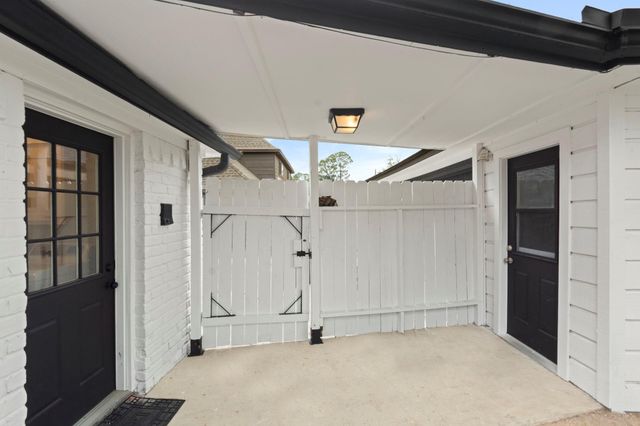 9222 New Forest Road, Spring, TX 77379