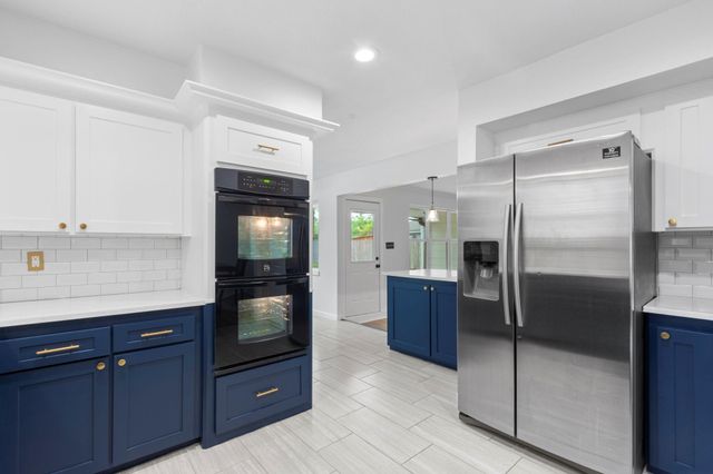 9222 New Forest Road, Spring, TX 77379