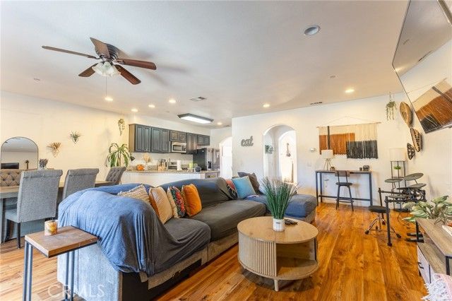 14176 Kiowa, Apple Valley, CA 92307