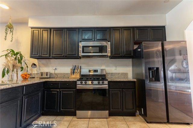 14176 Kiowa, Apple Valley, CA 92307