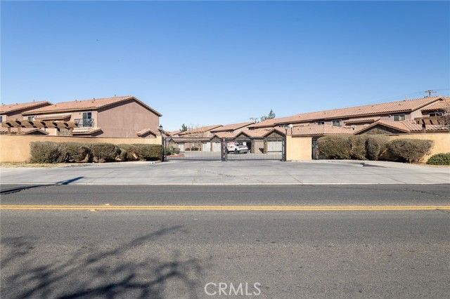 14176 Kiowa, Apple Valley, CA 92307