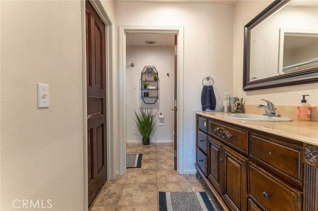 14176 Kiowa, Apple Valley, CA 92307