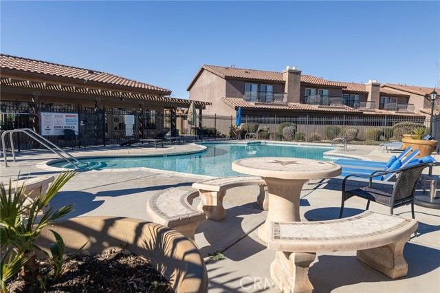 14176 Kiowa, Apple Valley, CA 92307