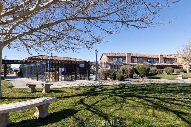 14176 Kiowa, Apple Valley, CA 92307