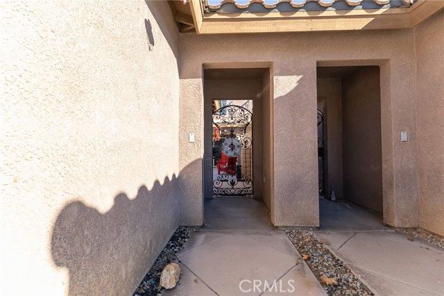 14176 Kiowa, Apple Valley, CA 92307