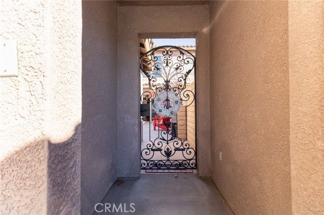 14176 Kiowa, Apple Valley, CA 92307