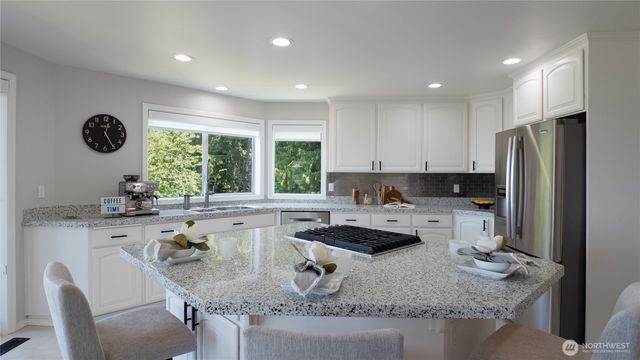 1621 Edgemoor Lane, Everett, WA 98203