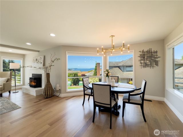 1621 Edgemoor Lane, Everett, WA 98203