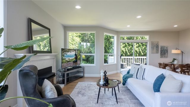 1621 Edgemoor Lane, Everett, WA 98203