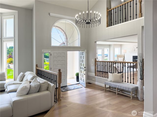 1621 Edgemoor Lane, Everett, WA 98203