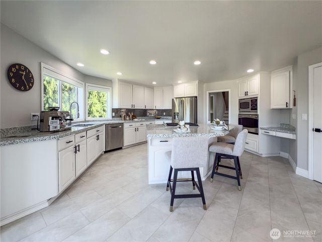 1621 Edgemoor Lane, Everett, WA 98203