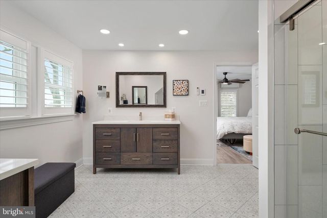 5229 AL JONES DR, Shady Side, MD 20764