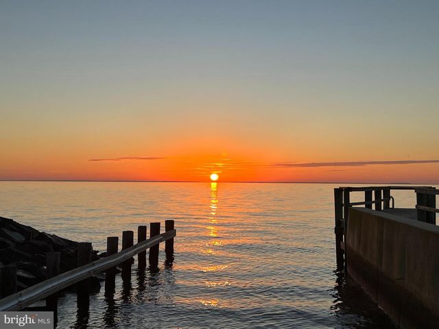 5229 AL JONES DR, Shady Side, MD 20764