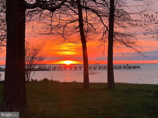 5229 AL JONES DR, Shady Side, MD 20764