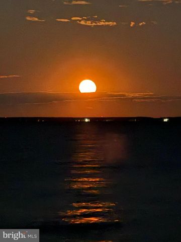 5229 AL JONES DR, Shady Side, MD 20764