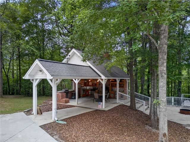 2404 Corinth Poseyville Road, Bremen, GA 30110