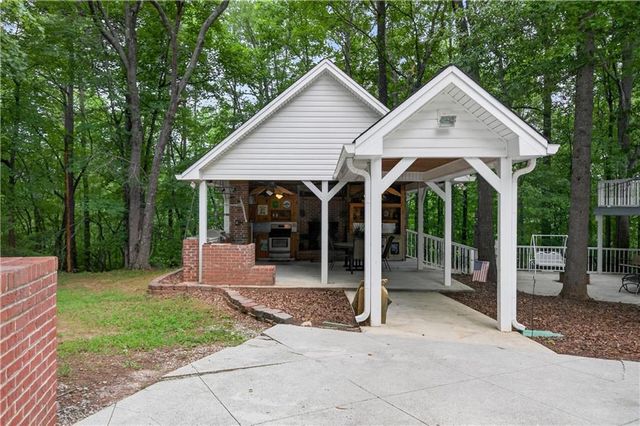 2404 Corinth Poseyville Road, Bremen, GA 30110