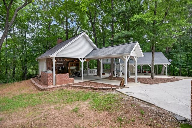 2404 Corinth Poseyville Road, Bremen, GA 30110