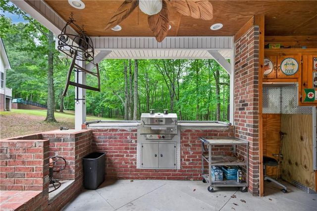 2404 Corinth Poseyville Road, Bremen, GA 30110