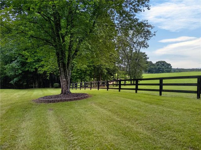 2404 Corinth Poseyville Road, Bremen, GA 30110