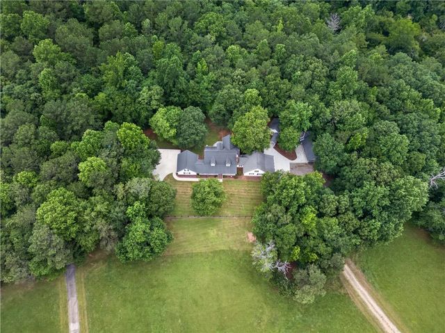 2404 Corinth Poseyville Road, Bremen, GA 30110