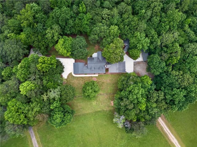 2404 Corinth Poseyville Road, Bremen, GA 30110