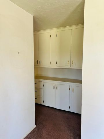 1755 S Peach Street, Medford, OR 97501