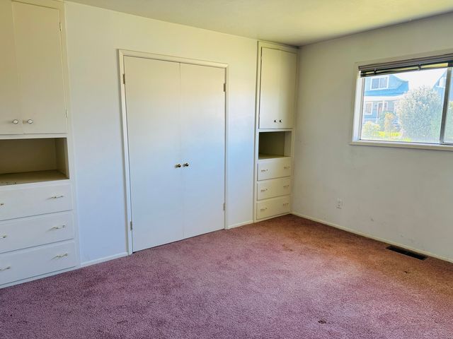 1755 S Peach Street, Medford, OR 97501