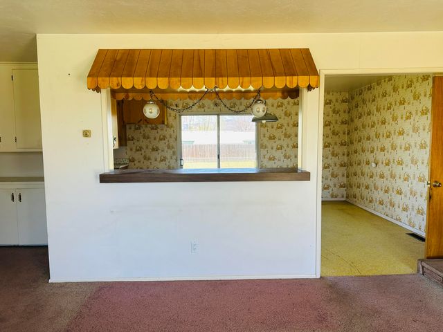 1755 S Peach Street, Medford, OR 97501