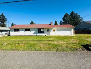 1755 S Peach Street, Medford, OR 97501