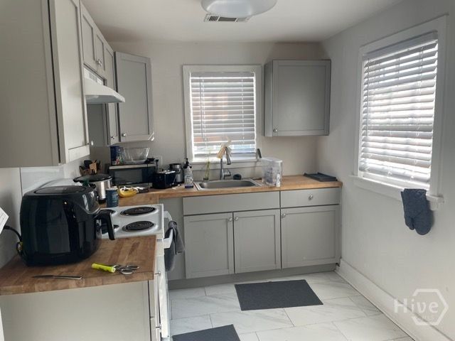 1703 Reynolds Street, Savannah, GA 31401