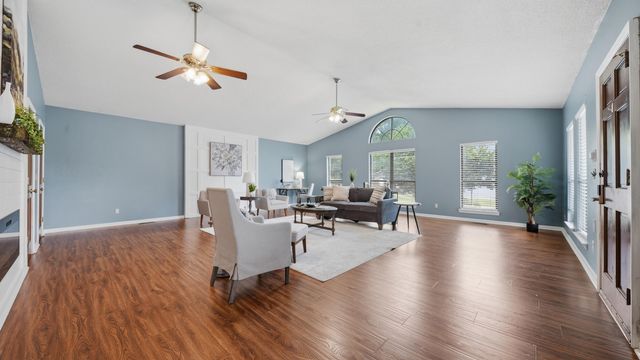 7807 Hixson Pike, Hixson, TN 37343