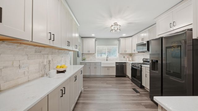 7807 Hixson Pike, Hixson, TN 37343