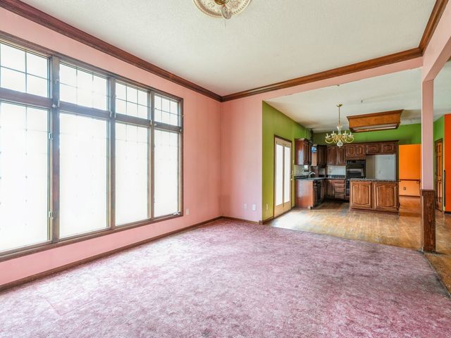 2085 Country Club Boulevard, Clive, IA 50325