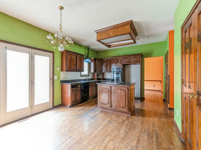 2085 Country Club Boulevard, Clive, IA 50325